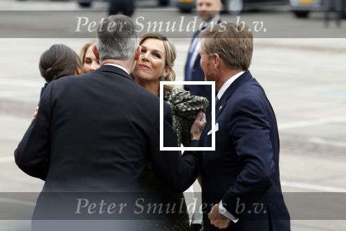 Amsterdam 18 april 2024
Contraprestatie
Koning Felipe en Koningin Letizia bieden het Koninklijk Paar een receptie aan in Museum STRAAT in Amsterdam. Hierbij is ook de Prinses van Oranje aanwezig. Tijdens de receptie openen de Koninklijke Paren een expositie van tien Spaanse en Nederlandse muurschilders. De tentoonstelling is tot en met 2 juni te bezoeken. Na de receptie neemt het Koninklijk Paar afscheid van de Spaanse Koning en Koningin. Aanwezig Koning Felipe Koningin Letizia Koning Willem Alexnader Koningin Maxima Prinses Amalia Prinses Margriet en Mr Pieter v Vollenhoven.