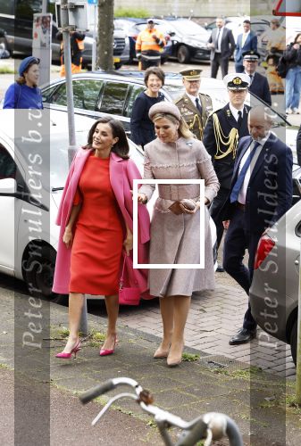 Amsterdam 18 april 2024
Koningin Maxima en Koningin Latizia van Spanje bezoeken Lab6 in Amsterdam west en aansluiten gaan ze naar 10 jaar bestaan Amsterdam Spanish film festival in Tuschinski.