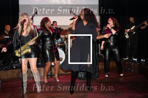 Amsterdam, 2 April 2024
Voorstelling Ladies of Soul
Ladies of Soul Candy Dulfer Berget Lewis Edsilia Rombley en Trijntje Oosterhuis en Giovanca Ostiana