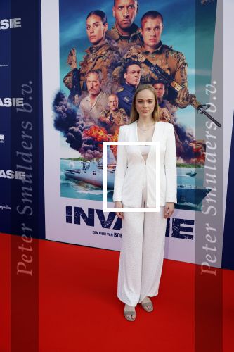 Amsterdam 8 april 2024
Premiere Invasie in Pathe Arena met oa Tarikh Jansen Ortal Vriend Raymond Thiry Gijs Scholten v Aschat Jasha Rudge Gijs Blom Fedja v Huet . Bobby Boermans is de regisseur. Lonneke Bakker