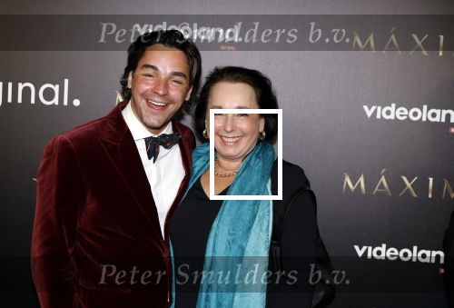 Amsterdam 15 april 2024
Premiere serie Maxima van Videoland in Tuschinski. Aanwezig oa Delfina Chaves en Martijn Lakemeier . Mark Baanders met moeder