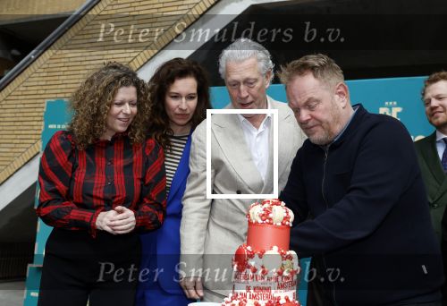 Amsterdam 12 april 2024
Castpresentatie musical De Koning van Amsterdam in de Centrale Markthal, de cast waar onder Margot Ros, Anne Lamsvelt, Hajo Bruins, Martijn Fischer, Sabri Saad el Hamus, Rosa Da Silva, Pepijn Schoneveld, Julia Herfst.