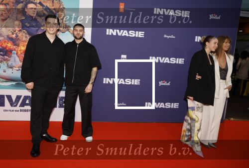 Amsterdam 8 april 2024
Premiere Invasie in Pathe Arena met oa Tarikh Jansen Ortal Vriend Raymond Thiry Gijs Scholten v Aschat Jasha Rudge Gijs Blom Fedja v Huet . Bobby Boermans is de regisseur. Isa Hoes kwam met haar kinderen Vlinder Kamerling en Merlijn Kamerling