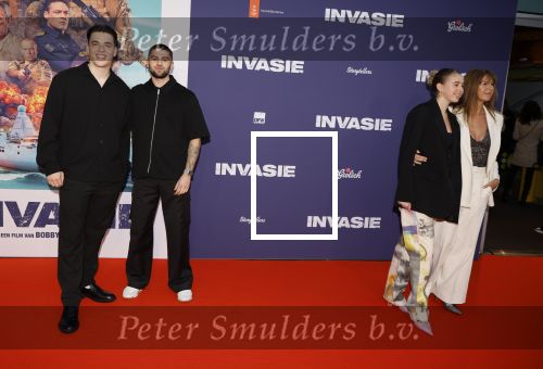 Amsterdam 8 april 2024
Premiere Invasie in Pathe Arena met oa Tarikh Jansen Ortal Vriend Raymond Thiry Gijs Scholten v Aschat Jasha Rudge Gijs Blom Fedja v Huet . Bobby Boermans is de regisseur. Isa Hoes kwam met haar kinderen Vlinder Kamerling en Merlijn Kamerling