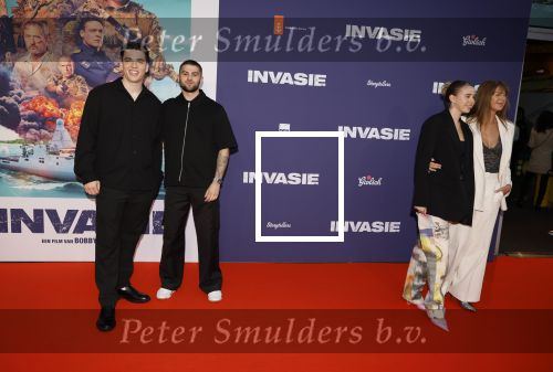 Amsterdam 8 april 2024
Premiere Invasie in Pathe Arena met oa Tarikh Jansen Ortal Vriend Raymond Thiry Gijs Scholten v Aschat Jasha Rudge Gijs Blom Fedja v Huet . Bobby Boermans is de regisseur. Isa Hoes kwam met haar kinderen Vlinder Kamerling en Merlijn Kamerling