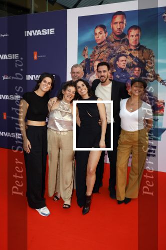 Amsterdam 8 april 2024
Premiere Invasie in Pathe Arena met oa Tarikh Jansen Ortal Vriend Raymond Thiry Gijs Scholten v Aschat Jasha Rudge Gijs Blom Fedja v Huet . Bobby Boermans is de regisseur.