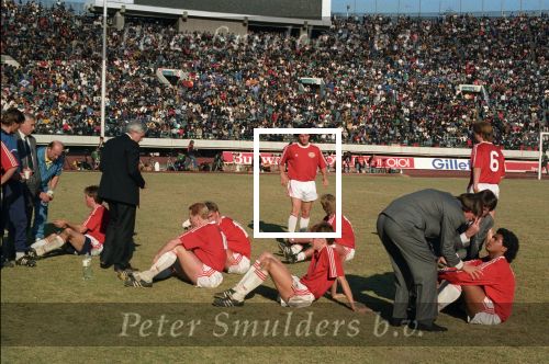 Tokio, 9 t/m 12 December 1988 PSV-Nacional Montevideo (Uruguay)
Met eindstand 1-1 na verlenging 2-2 en via een 6-7 verlies in penaltys.
PSV had 4 x de kans om winnaar te zien en uiteindelijk is het niet gelukt.
0-1 Ostolaza, 1-1 Romario , in de 110e minuut Ronald Koeman 2-1 en in de 119e min wederom Ostolaza 2-2
Wedstrijd werd gespeeld in tokio voor 62000 toeschouwers

Foto Peter Smulders BV