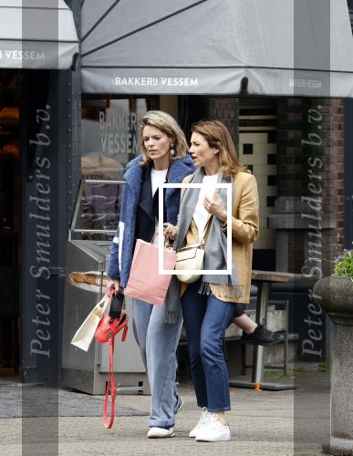 Amsterdam 11 april 2024
Prinses Aimee aan het winkelen met vriendinnen  in Amsterdam Zuid.