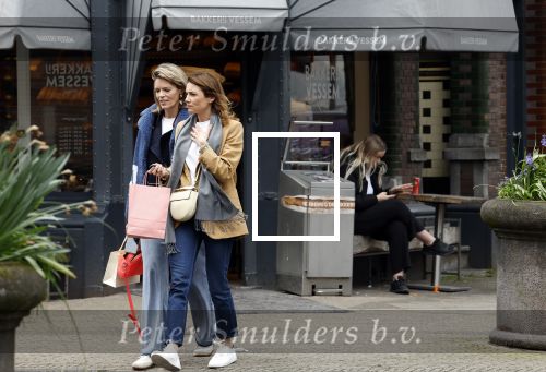 Amsterdam 11 april 2024
Prinses Aimee aan het winkelen met vriendinnen  in Amsterdam Zuid.