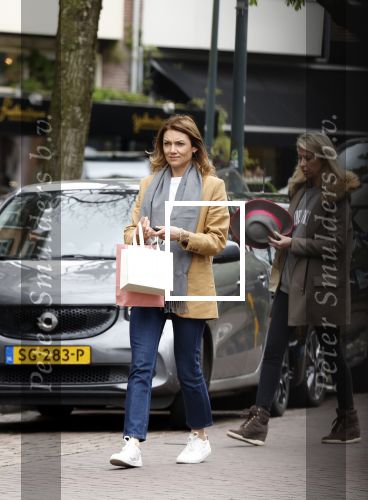 Amsterdam 11 april 2024
Prinses Aimee aan het winkelen met vriendinnen  in Amsterdam Zuid.