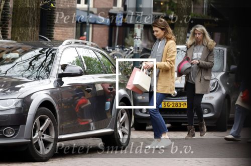 Amsterdam 11 april 2024
Prinses Aimee aan het winkelen met vriendinnen  in Amsterdam Zuid.