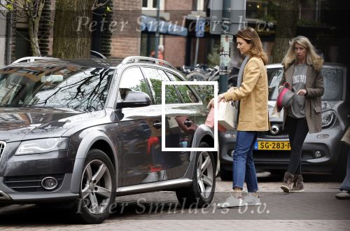 Amsterdam 11 april 2024
Prinses Aimee aan het winkelen met vriendinnen  in Amsterdam Zuid.