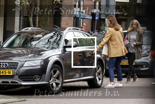 Amsterdam 11 april 2024
Prinses Aimee aan het winkelen met vriendinnen  in Amsterdam Zuid.