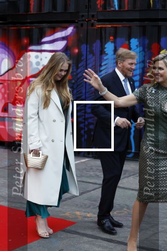 Amsterdam 18 april 2024
Contraprestatie
Koning Felipe en Koningin Letizia bieden het Koninklijk Paar een receptie aan in Museum STRAAT in Amsterdam. Hierbij is ook de Prinses van Oranje aanwezig. Tijdens de receptie openen de Koninklijke Paren een expositie van tien Spaanse en Nederlandse muurschilders. De tentoonstelling is tot en met 2 juni te bezoeken. Na de receptie neemt het Koninklijk Paar afscheid van de Spaanse Koning en Koningin. Aanwezig Koning Felipe Koningin Letizia Koning Willem Alexnader Koningin Maxima Prinses Amalia Prinses Margriet en Mr Pieter v Vollenhoven.