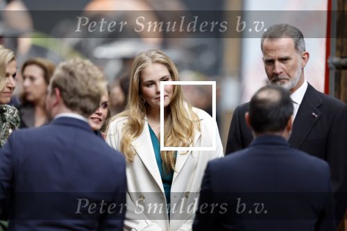 Amsterdam 18 april 2024
Contraprestatie
Koning Felipe en Koningin Letizia bieden het Koninklijk Paar een receptie aan in Museum STRAAT in Amsterdam. Hierbij is ook de Prinses van Oranje aanwezig. Tijdens de receptie openen de Koninklijke Paren een expositie van tien Spaanse en Nederlandse muurschilders. De tentoonstelling is tot en met 2 juni te bezoeken. Na de receptie neemt het Koninklijk Paar afscheid van de Spaanse Koning en Koningin. Aanwezig Koning Felipe Koningin Letizia Koning Willem Alexnader Koningin Maxima Prinses Amalia Prinses Margriet en Mr Pieter v Vollenhoven.