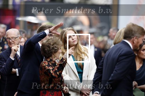 Amsterdam 18 april 2024
Contraprestatie
Koning Felipe en Koningin Letizia bieden het Koninklijk Paar een receptie aan in Museum STRAAT in Amsterdam. Hierbij is ook de Prinses van Oranje aanwezig. Tijdens de receptie openen de Koninklijke Paren een expositie van tien Spaanse en Nederlandse muurschilders. De tentoonstelling is tot en met 2 juni te bezoeken. Na de receptie neemt het Koninklijk Paar afscheid van de Spaanse Koning en Koningin. Aanwezig Koning Felipe Koningin Letizia Koning Willem Alexnader Koningin Maxima Prinses Amalia Prinses Margriet en Mr Pieter v Vollenhoven.