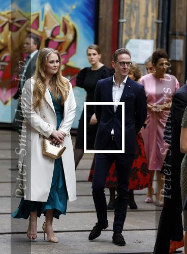 Amsterdam 18 april 2024
Contraprestatie
Koning Felipe en Koningin Letizia bieden het Koninklijk Paar een receptie aan in Museum STRAAT in Amsterdam. Hierbij is ook de Prinses van Oranje aanwezig. Tijdens de receptie openen de Koninklijke Paren een expositie van tien Spaanse en Nederlandse muurschilders. De tentoonstelling is tot en met 2 juni te bezoeken. Na de receptie neemt het Koninklijk Paar afscheid van de Spaanse Koning en Koningin. Aanwezig Koning Felipe Koningin Letizia Koning Willem Alexnader Koningin Maxima Prinses Amalia Prinses Margriet en Mr Pieter v Vollenhoven.