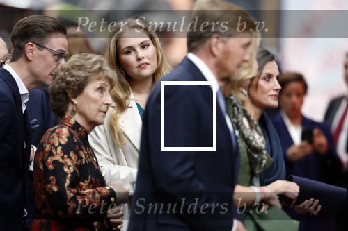 Amsterdam 18 april 2024
Contraprestatie
Koning Felipe en Koningin Letizia bieden het Koninklijk Paar een receptie aan in Museum STRAAT in Amsterdam. Hierbij is ook de Prinses van Oranje aanwezig. Tijdens de receptie openen de Koninklijke Paren een expositie van tien Spaanse en Nederlandse muurschilders. De tentoonstelling is tot en met 2 juni te bezoeken. Na de receptie neemt het Koninklijk Paar afscheid van de Spaanse Koning en Koningin. Aanwezig Koning Felipe Koningin Letizia Koning Willem Alexnader Koningin Maxima Prinses Amalia Prinses Margriet en Mr Pieter v Vollenhoven.