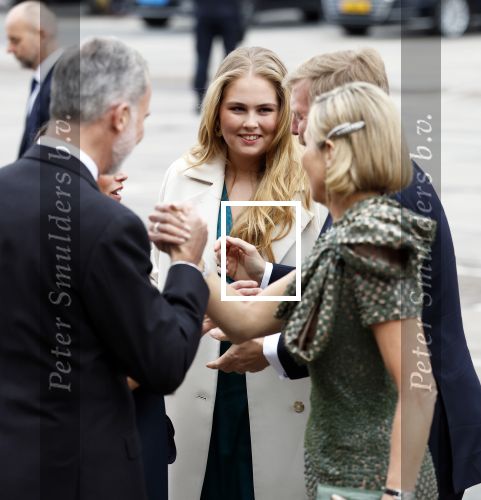 Amsterdam 18 april 2024
Contraprestatie
Koning Felipe en Koningin Letizia bieden het Koninklijk Paar een receptie aan in Museum STRAAT in Amsterdam. Hierbij is ook de Prinses van Oranje aanwezig. Tijdens de receptie openen de Koninklijke Paren een expositie van tien Spaanse en Nederlandse muurschilders. De tentoonstelling is tot en met 2 juni te bezoeken. Na de receptie neemt het Koninklijk Paar afscheid van de Spaanse Koning en Koningin. Aanwezig Koning Felipe Koningin Letizia Koning Willem Alexnader Koningin Maxima Prinses Amalia Prinses Margriet en Mr Pieter v Vollenhoven.