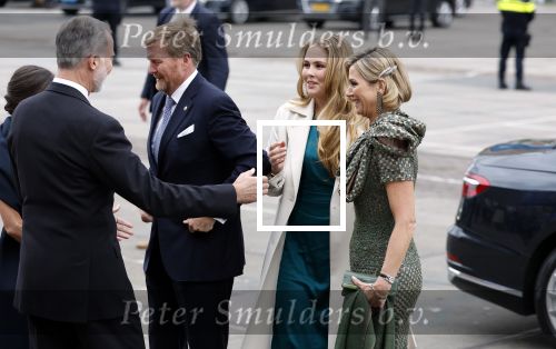 Amsterdam 18 april 2024
Contraprestatie
Koning Felipe en Koningin Letizia bieden het Koninklijk Paar een receptie aan in Museum STRAAT in Amsterdam. Hierbij is ook de Prinses van Oranje aanwezig. Tijdens de receptie openen de Koninklijke Paren een expositie van tien Spaanse en Nederlandse muurschilders. De tentoonstelling is tot en met 2 juni te bezoeken. Na de receptie neemt het Koninklijk Paar afscheid van de Spaanse Koning en Koningin. Aanwezig Koning Felipe Koningin Letizia Koning Willem Alexnader Koningin Maxima Prinses Amalia Prinses Margriet en Mr Pieter v Vollenhoven.