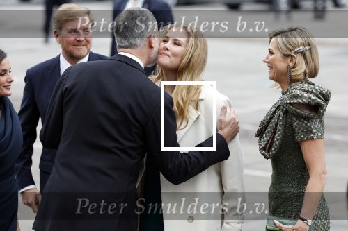 Amsterdam 18 april 2024
Contraprestatie
Koning Felipe en Koningin Letizia bieden het Koninklijk Paar een receptie aan in Museum STRAAT in Amsterdam. Hierbij is ook de Prinses van Oranje aanwezig. Tijdens de receptie openen de Koninklijke Paren een expositie van tien Spaanse en Nederlandse muurschilders. De tentoonstelling is tot en met 2 juni te bezoeken. Na de receptie neemt het Koninklijk Paar afscheid van de Spaanse Koning en Koningin. Aanwezig Koning Felipe Koningin Letizia Koning Willem Alexnader Koningin Maxima Prinses Amalia Prinses Margriet en Mr Pieter v Vollenhoven.