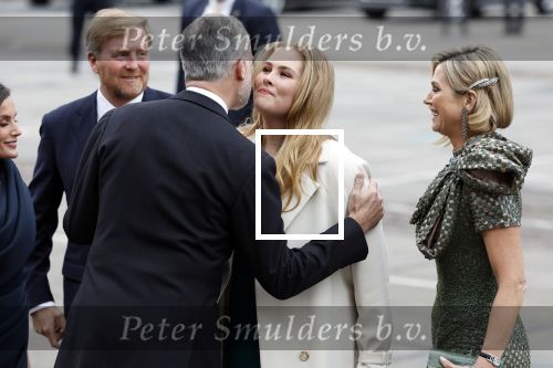 Amsterdam 18 april 2024
Contraprestatie
Koning Felipe en Koningin Letizia bieden het Koninklijk Paar een receptie aan in Museum STRAAT in Amsterdam. Hierbij is ook de Prinses van Oranje aanwezig. Tijdens de receptie openen de Koninklijke Paren een expositie van tien Spaanse en Nederlandse muurschilders. De tentoonstelling is tot en met 2 juni te bezoeken. Na de receptie neemt het Koninklijk Paar afscheid van de Spaanse Koning en Koningin. Aanwezig Koning Felipe Koningin Letizia Koning Willem Alexnader Koningin Maxima Prinses Amalia Prinses Margriet en Mr Pieter v Vollenhoven.