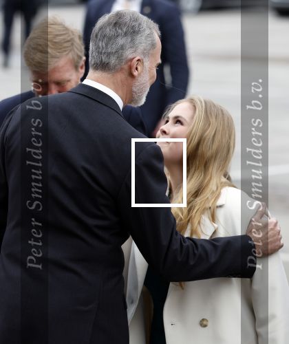 Amsterdam 18 april 2024
Contraprestatie
Koning Felipe en Koningin Letizia bieden het Koninklijk Paar een receptie aan in Museum STRAAT in Amsterdam. Hierbij is ook de Prinses van Oranje aanwezig. Tijdens de receptie openen de Koninklijke Paren een expositie van tien Spaanse en Nederlandse muurschilders. De tentoonstelling is tot en met 2 juni te bezoeken. Na de receptie neemt het Koninklijk Paar afscheid van de Spaanse Koning en Koningin. Aanwezig Koning Felipe Koningin Letizia Koning Willem Alexnader Koningin Maxima Prinses Amalia Prinses Margriet en Mr Pieter v Vollenhoven.