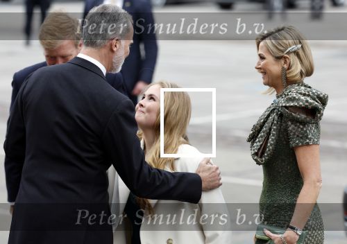 Amsterdam 18 april 2024
Contraprestatie
Koning Felipe en Koningin Letizia bieden het Koninklijk Paar een receptie aan in Museum STRAAT in Amsterdam. Hierbij is ook de Prinses van Oranje aanwezig. Tijdens de receptie openen de Koninklijke Paren een expositie van tien Spaanse en Nederlandse muurschilders. De tentoonstelling is tot en met 2 juni te bezoeken. Na de receptie neemt het Koninklijk Paar afscheid van de Spaanse Koning en Koningin. Aanwezig Koning Felipe Koningin Letizia Koning Willem Alexnader Koningin Maxima Prinses Amalia Prinses Margriet en Mr Pieter v Vollenhoven.