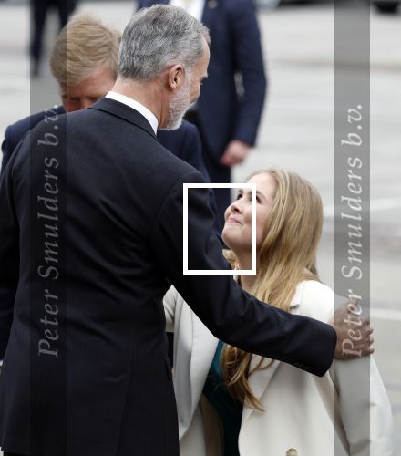 Amsterdam 18 april 2024
Contraprestatie
Koning Felipe en Koningin Letizia bieden het Koninklijk Paar een receptie aan in Museum STRAAT in Amsterdam. Hierbij is ook de Prinses van Oranje aanwezig. Tijdens de receptie openen de Koninklijke Paren een expositie van tien Spaanse en Nederlandse muurschilders. De tentoonstelling is tot en met 2 juni te bezoeken. Na de receptie neemt het Koninklijk Paar afscheid van de Spaanse Koning en Koningin. Aanwezig Koning Felipe Koningin Letizia Koning Willem Alexnader Koningin Maxima Prinses Amalia Prinses Margriet en Mr Pieter v Vollenhoven.