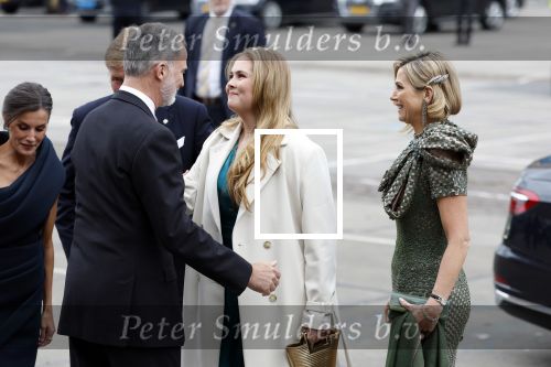 Amsterdam 18 april 2024
Contraprestatie
Koning Felipe en Koningin Letizia bieden het Koninklijk Paar een receptie aan in Museum STRAAT in Amsterdam. Hierbij is ook de Prinses van Oranje aanwezig. Tijdens de receptie openen de Koninklijke Paren een expositie van tien Spaanse en Nederlandse muurschilders. De tentoonstelling is tot en met 2 juni te bezoeken. Na de receptie neemt het Koninklijk Paar afscheid van de Spaanse Koning en Koningin. Aanwezig Koning Felipe Koningin Letizia Koning Willem Alexnader Koningin Maxima Prinses Amalia Prinses Margriet en Mr Pieter v Vollenhoven.