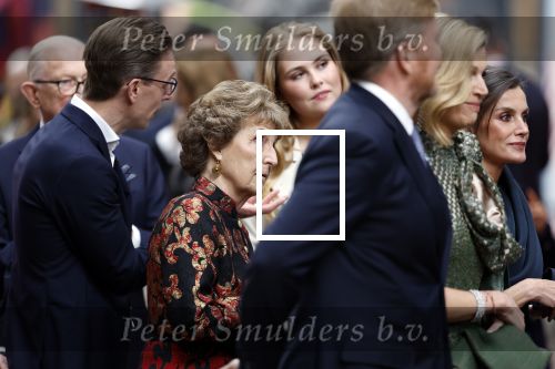 Amsterdam 18 april 2024
Contraprestatie
Koning Felipe en Koningin Letizia bieden het Koninklijk Paar een receptie aan in Museum STRAAT in Amsterdam. Hierbij is ook de Prinses van Oranje aanwezig. Tijdens de receptie openen de Koninklijke Paren een expositie van tien Spaanse en Nederlandse muurschilders. De tentoonstelling is tot en met 2 juni te bezoeken. Na de receptie neemt het Koninklijk Paar afscheid van de Spaanse Koning en Koningin. Aanwezig Koning Felipe Koningin Letizia Koning Willem Alexnader Koningin Maxima Prinses Amalia Prinses Margriet en Mr Pieter v Vollenhoven.