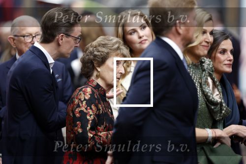 Amsterdam 18 april 2024
Contraprestatie
Koning Felipe en Koningin Letizia bieden het Koninklijk Paar een receptie aan in Museum STRAAT in Amsterdam. Hierbij is ook de Prinses van Oranje aanwezig. Tijdens de receptie openen de Koninklijke Paren een expositie van tien Spaanse en Nederlandse muurschilders. De tentoonstelling is tot en met 2 juni te bezoeken. Na de receptie neemt het Koninklijk Paar afscheid van de Spaanse Koning en Koningin. Aanwezig Koning Felipe Koningin Letizia Koning Willem Alexnader Koningin Maxima Prinses Amalia Prinses Margriet en Mr Pieter v Vollenhoven.