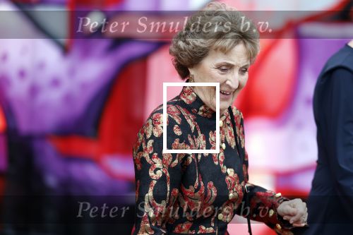 Amsterdam 18 april 2024
Contraprestatie
Koning Felipe en Koningin Letizia bieden het Koninklijk Paar een receptie aan in Museum STRAAT in Amsterdam. Hierbij is ook de Prinses van Oranje aanwezig. Tijdens de receptie openen de Koninklijke Paren een expositie van tien Spaanse en Nederlandse muurschilders. De tentoonstelling is tot en met 2 juni te bezoeken. Na de receptie neemt het Koninklijk Paar afscheid van de Spaanse Koning en Koningin. Aanwezig Koning Felipe Koningin Letizia Koning Willem Alexnader Koningin Maxima Prinses Amalia Prinses Margriet en Mr Pieter v Vollenhoven.
