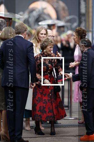 Amsterdam 18 april 2024
Contraprestatie
Koning Felipe en Koningin Letizia bieden het Koninklijk Paar een receptie aan in Museum STRAAT in Amsterdam. Hierbij is ook de Prinses van Oranje aanwezig. Tijdens de receptie openen de Koninklijke Paren een expositie van tien Spaanse en Nederlandse muurschilders. De tentoonstelling is tot en met 2 juni te bezoeken. Na de receptie neemt het Koninklijk Paar afscheid van de Spaanse Koning en Koningin. Aanwezig Koning Felipe Koningin Letizia Koning Willem Alexnader Koningin Maxima Prinses Amalia Prinses Margriet en Mr Pieter v Vollenhoven.