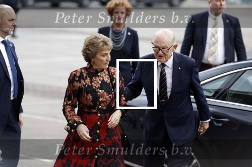 Amsterdam 18 april 2024
Contraprestatie
Koning Felipe en Koningin Letizia bieden het Koninklijk Paar een receptie aan in Museum STRAAT in Amsterdam. Hierbij is ook de Prinses van Oranje aanwezig. Tijdens de receptie openen de Koninklijke Paren een expositie van tien Spaanse en Nederlandse muurschilders. De tentoonstelling is tot en met 2 juni te bezoeken. Na de receptie neemt het Koninklijk Paar afscheid van de Spaanse Koning en Koningin. Aanwezig Koning Felipe Koningin Letizia Koning Willem Alexnader Koningin Maxima Prinses Amalia Prinses Margriet en Mr Pieter v Vollenhoven.