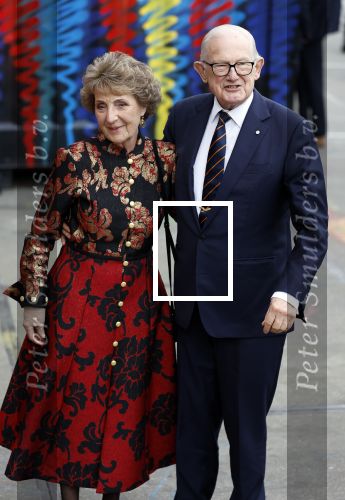 Amsterdam 18 april 2024
Contraprestatie
Koning Felipe en Koningin Letizia bieden het Koninklijk Paar een receptie aan in Museum STRAAT in Amsterdam. Hierbij is ook de Prinses van Oranje aanwezig. Tijdens de receptie openen de Koninklijke Paren een expositie van tien Spaanse en Nederlandse muurschilders. De tentoonstelling is tot en met 2 juni te bezoeken. Na de receptie neemt het Koninklijk Paar afscheid van de Spaanse Koning en Koningin. Aanwezig Koning Felipe Koningin Letizia Koning Willem Alexnader Koningin Maxima Prinses Amalia Prinses Margriet en Mr Pieter v Vollenhoven.