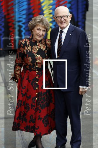 Amsterdam 18 april 2024
Contraprestatie
Koning Felipe en Koningin Letizia bieden het Koninklijk Paar een receptie aan in Museum STRAAT in Amsterdam. Hierbij is ook de Prinses van Oranje aanwezig. Tijdens de receptie openen de Koninklijke Paren een expositie van tien Spaanse en Nederlandse muurschilders. De tentoonstelling is tot en met 2 juni te bezoeken. Na de receptie neemt het Koninklijk Paar afscheid van de Spaanse Koning en Koningin. Aanwezig Koning Felipe Koningin Letizia Koning Willem Alexnader Koningin Maxima Prinses Amalia Prinses Margriet en Mr Pieter v Vollenhoven.