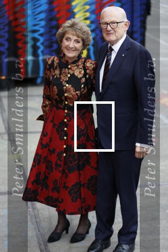 Amsterdam 18 april 2024
Contraprestatie
Koning Felipe en Koningin Letizia bieden het Koninklijk Paar een receptie aan in Museum STRAAT in Amsterdam. Hierbij is ook de Prinses van Oranje aanwezig. Tijdens de receptie openen de Koninklijke Paren een expositie van tien Spaanse en Nederlandse muurschilders. De tentoonstelling is tot en met 2 juni te bezoeken. Na de receptie neemt het Koninklijk Paar afscheid van de Spaanse Koning en Koningin. Aanwezig Koning Felipe Koningin Letizia Koning Willem Alexnader Koningin Maxima Prinses Amalia Prinses Margriet en Mr Pieter v Vollenhoven.