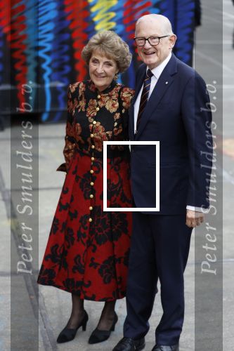 Amsterdam 18 april 2024
Contraprestatie
Koning Felipe en Koningin Letizia bieden het Koninklijk Paar een receptie aan in Museum STRAAT in Amsterdam. Hierbij is ook de Prinses van Oranje aanwezig. Tijdens de receptie openen de Koninklijke Paren een expositie van tien Spaanse en Nederlandse muurschilders. De tentoonstelling is tot en met 2 juni te bezoeken. Na de receptie neemt het Koninklijk Paar afscheid van de Spaanse Koning en Koningin. Aanwezig Koning Felipe Koningin Letizia Koning Willem Alexnader Koningin Maxima Prinses Amalia Prinses Margriet en Mr Pieter v Vollenhoven.
