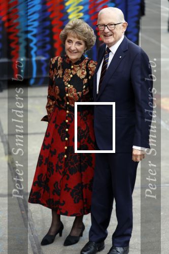 Amsterdam 18 april 2024
Contraprestatie
Koning Felipe en Koningin Letizia bieden het Koninklijk Paar een receptie aan in Museum STRAAT in Amsterdam. Hierbij is ook de Prinses van Oranje aanwezig. Tijdens de receptie openen de Koninklijke Paren een expositie van tien Spaanse en Nederlandse muurschilders. De tentoonstelling is tot en met 2 juni te bezoeken. Na de receptie neemt het Koninklijk Paar afscheid van de Spaanse Koning en Koningin. Aanwezig Koning Felipe Koningin Letizia Koning Willem Alexnader Koningin Maxima Prinses Amalia Prinses Margriet en Mr Pieter v Vollenhoven.
