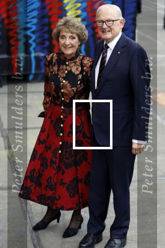 Amsterdam 18 april 2024
Contraprestatie
Koning Felipe en Koningin Letizia bieden het Koninklijk Paar een receptie aan in Museum STRAAT in Amsterdam. Hierbij is ook de Prinses van Oranje aanwezig. Tijdens de receptie openen de Koninklijke Paren een expositie van tien Spaanse en Nederlandse muurschilders. De tentoonstelling is tot en met 2 juni te bezoeken. Na de receptie neemt het Koninklijk Paar afscheid van de Spaanse Koning en Koningin. Aanwezig Koning Felipe Koningin Letizia Koning Willem Alexnader Koningin Maxima Prinses Amalia Prinses Margriet en Mr Pieter v Vollenhoven.