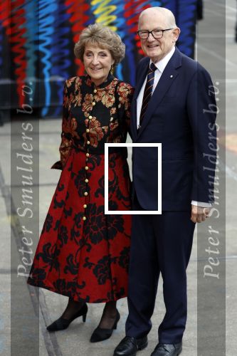Amsterdam 18 april 2024
Contraprestatie
Koning Felipe en Koningin Letizia bieden het Koninklijk Paar een receptie aan in Museum STRAAT in Amsterdam. Hierbij is ook de Prinses van Oranje aanwezig. Tijdens de receptie openen de Koninklijke Paren een expositie van tien Spaanse en Nederlandse muurschilders. De tentoonstelling is tot en met 2 juni te bezoeken. Na de receptie neemt het Koninklijk Paar afscheid van de Spaanse Koning en Koningin. Aanwezig Koning Felipe Koningin Letizia Koning Willem Alexnader Koningin Maxima Prinses Amalia Prinses Margriet en Mr Pieter v Vollenhoven.