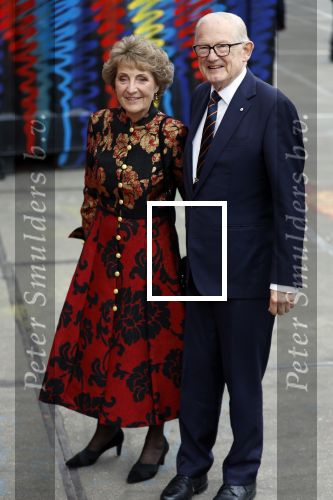 Amsterdam 18 april 2024
Contraprestatie
Koning Felipe en Koningin Letizia bieden het Koninklijk Paar een receptie aan in Museum STRAAT in Amsterdam. Hierbij is ook de Prinses van Oranje aanwezig. Tijdens de receptie openen de Koninklijke Paren een expositie van tien Spaanse en Nederlandse muurschilders. De tentoonstelling is tot en met 2 juni te bezoeken. Na de receptie neemt het Koninklijk Paar afscheid van de Spaanse Koning en Koningin. Aanwezig Koning Felipe Koningin Letizia Koning Willem Alexnader Koningin Maxima Prinses Amalia Prinses Margriet en Mr Pieter v Vollenhoven.
