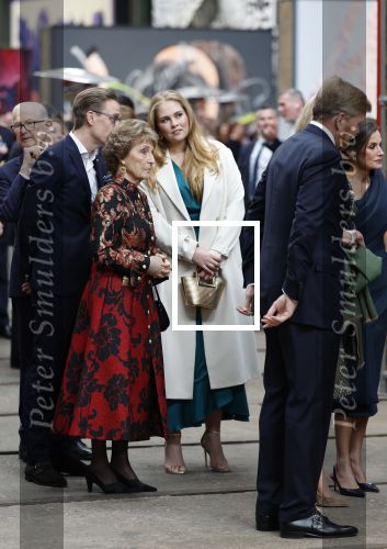 Amsterdam 18 april 2024
Contraprestatie
Koning Felipe en Koningin Letizia bieden het Koninklijk Paar een receptie aan in Museum STRAAT in Amsterdam. Hierbij is ook de Prinses van Oranje aanwezig. Tijdens de receptie openen de Koninklijke Paren een expositie van tien Spaanse en Nederlandse muurschilders. De tentoonstelling is tot en met 2 juni te bezoeken. Na de receptie neemt het Koninklijk Paar afscheid van de Spaanse Koning en Koningin. Aanwezig Koning Felipe Koningin Letizia Koning Willem Alexnader Koningin Maxima Prinses Amalia Prinses Margriet en Mr Pieter v Vollenhoven.