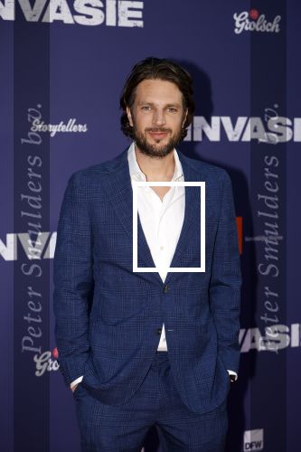 Amsterdam 8 april 2024
Premiere Invasie in Pathe Arena met oa Tarikh Jansen Ortal Vriend Raymond Thiry Gijs Scholten v Aschat Jasha Rudge Gijs Blom Fedja v Huet . Bobby Boermans is de regisseur. Renze Klamer kwam met