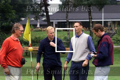 3 September 2001 Roosendaelse golfclub
Wedstrijd tussen Marco v Basten en Ronald Koeman tegen Gerard Louter en Jan Heemskerk.
De beide journalisten werden ingemaakt

PETER SMULDERS BV