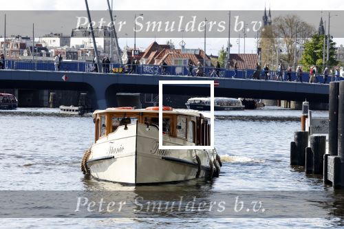 Amsterdam 21 april 2024
Jordy Huisman van Kris Kross Amsterdam viert zijn 40e verjaardag met een boottocht door de grachten van Amsterdam. Salonboot the titanic