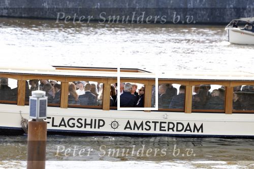 Amsterdam 21 april 2024
Jordy Huisman van Kris Kross Amsterdam viert zijn 40e verjaardag met een boottocht door de grachten van Amsterdam. Salonboot the titanic