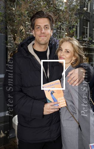 Amsterdam 16 april 2024
Boekpresentatie Kimberley Klaver. Haar 2e boek heet Zuid moeders hebben geen geheimen. Stephanie Klaver en Rob kemps