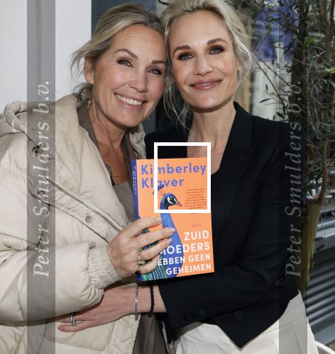Amsterdam 16 april 2024
Boekpresentatie Kimberley Klaver. Haar 2e boek heet Zuid moeders hebben geen geheimen. tanja Jess